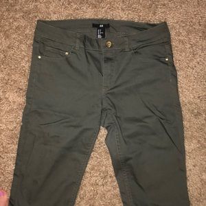 NEVER WORN Army green H&M skinny jeans Size 8